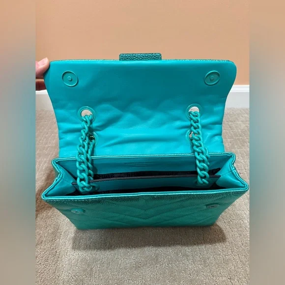 Kurt Geiger London Metallic Quilted Kensington Drench Purse - Picture 13 of 16